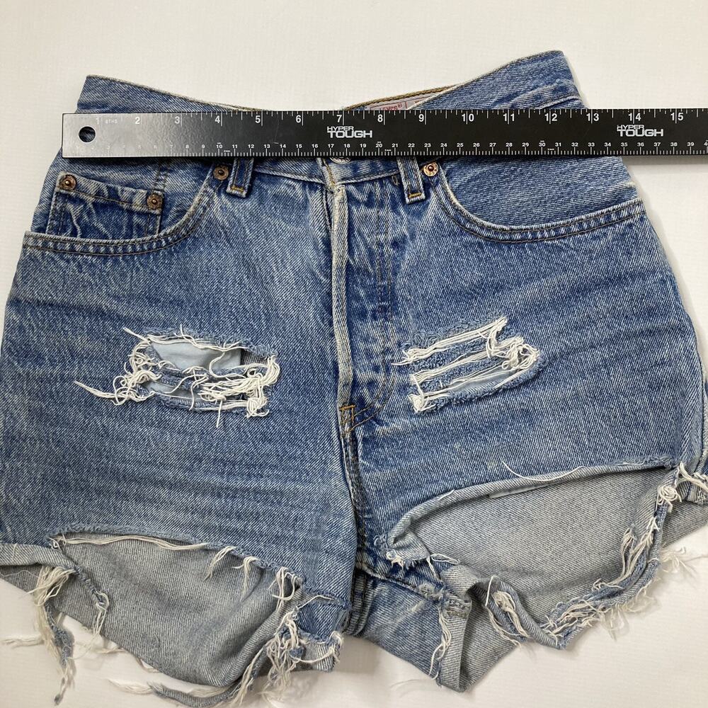Levis Shorts Womens 27 Vintage 901 High Rise Button Fly Denim Destroyed Cut Off - Picture 6 of 11